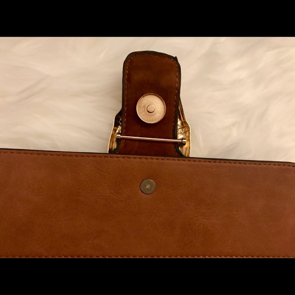 🚨Only 1 Left🚨 Metal Accent Flap Shoulder Bag - Picture 7 of 7